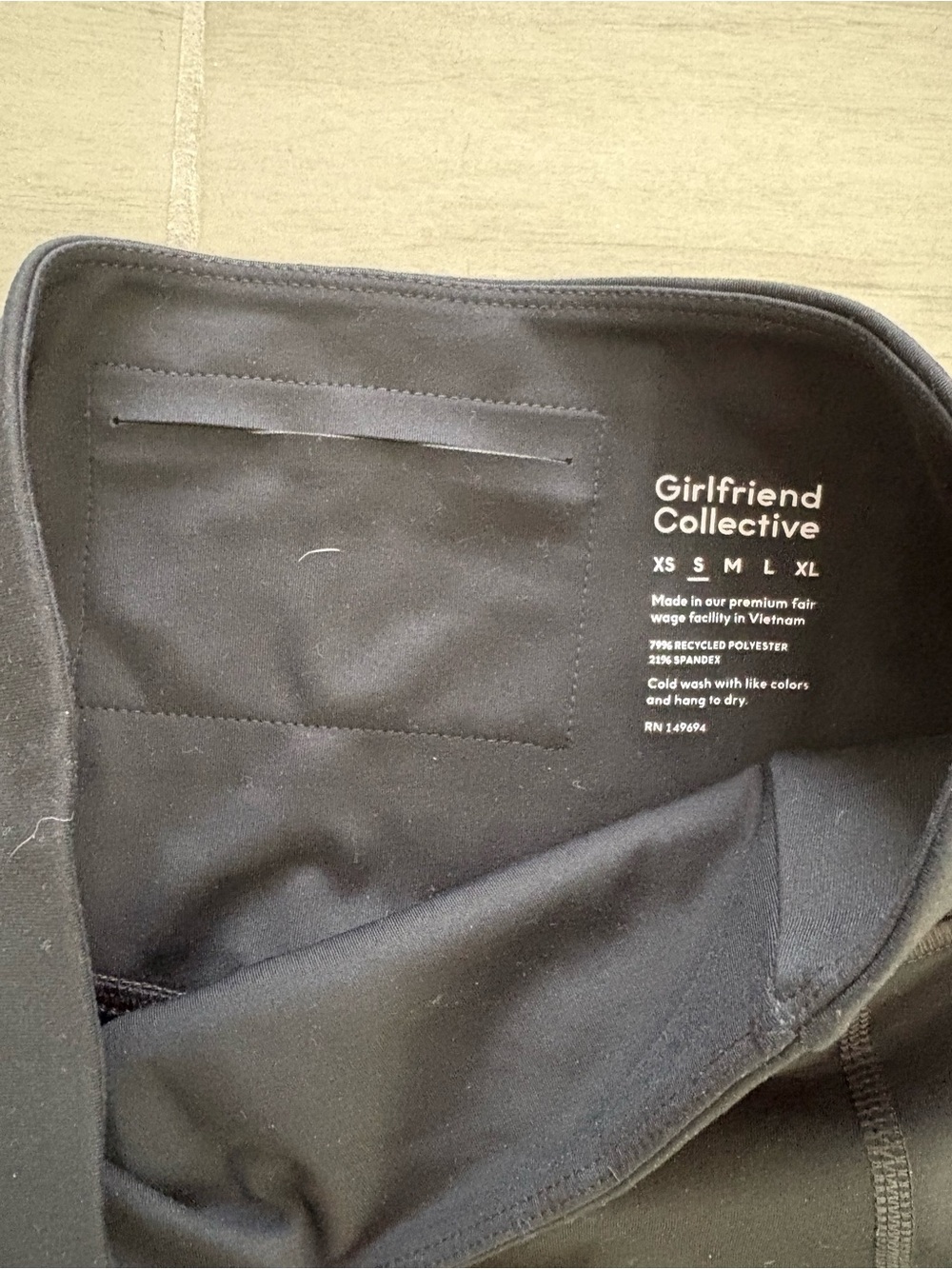 Girlfriend Collective Black Compressive High Rise Leggings - Small - Picture 3 of 3